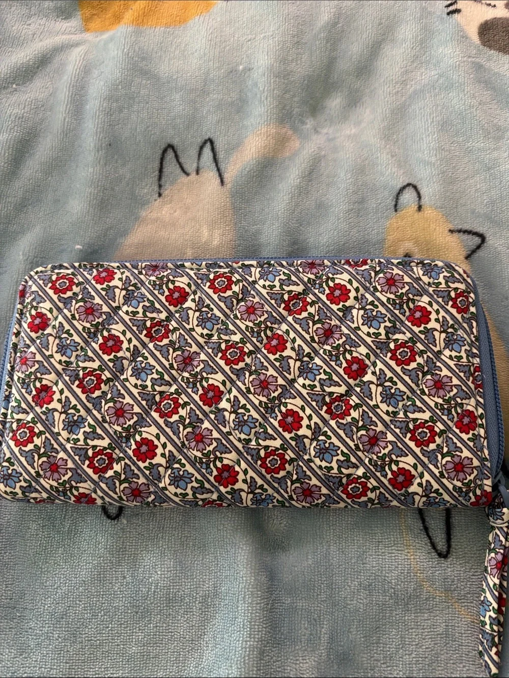 Vera Bradley Light Blue Daisy Interior Wallet - Picture 2 of 5